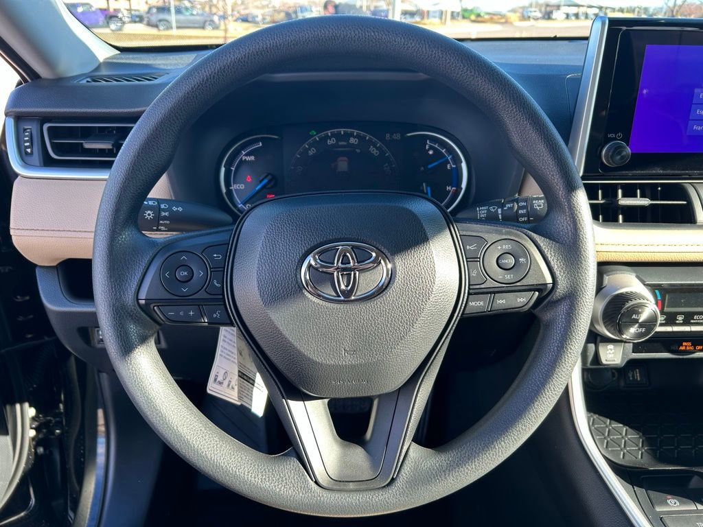 Used 2025 Toyota RAV4 XLE image 20