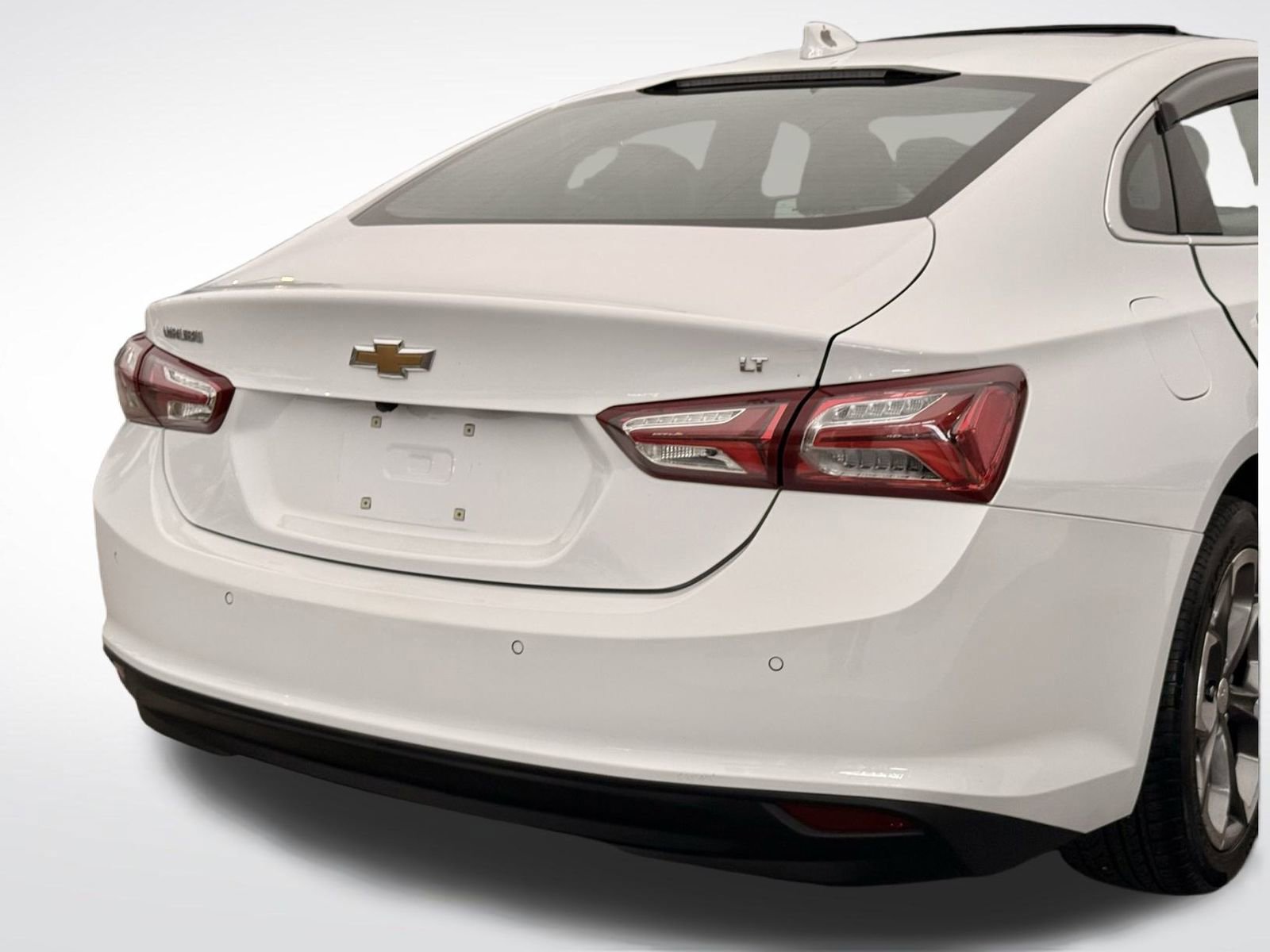 Used 2021 Chevrolet Malibu LT w/ Leather Package image 2