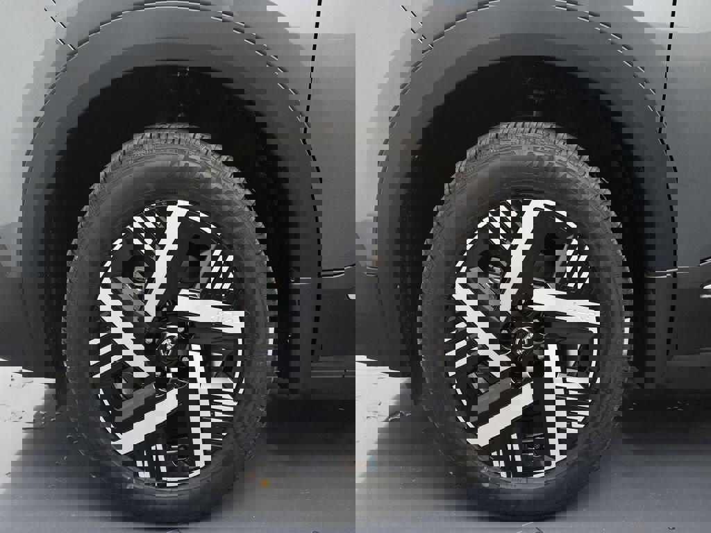 New 2026 Nissan Kicks SV image 9