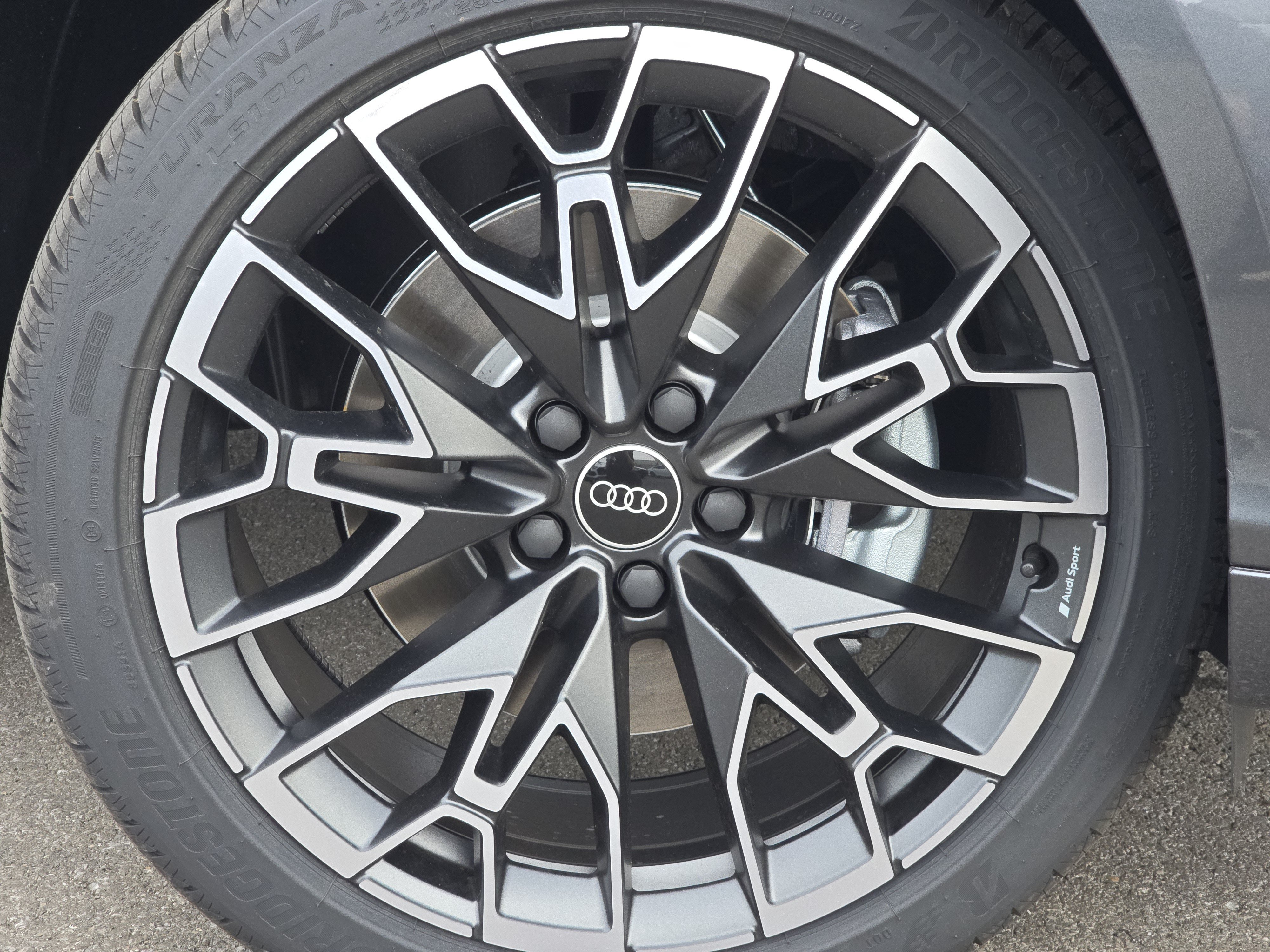 New 2026 Audi Q3 quattro 2.0T AWD/4WD image 16