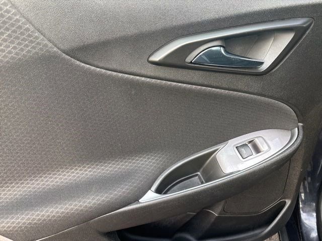 Used 2023 Chevrolet Malibu LT image 32
