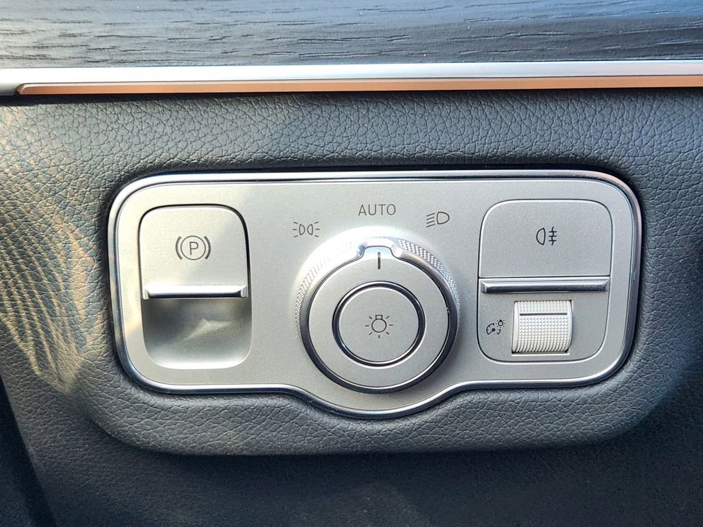 New 2026 Mercedes-Benz GLS 450 4MATIC image 21