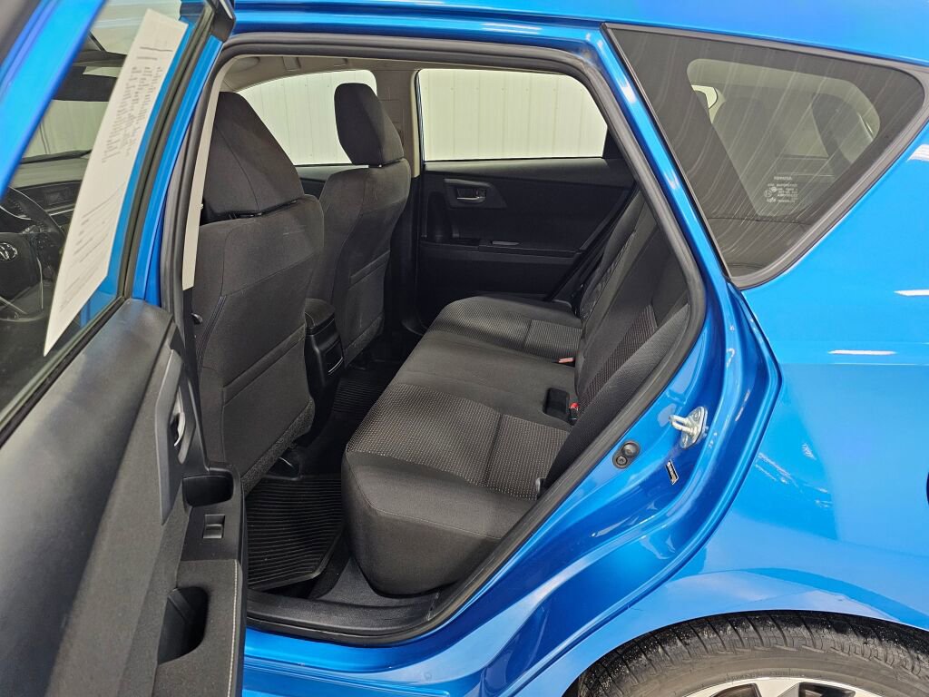 Used 2017 Toyota Corolla iM image 3