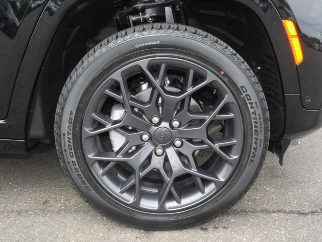 New 2025 Jeep Grand Cherokee Summit image 17