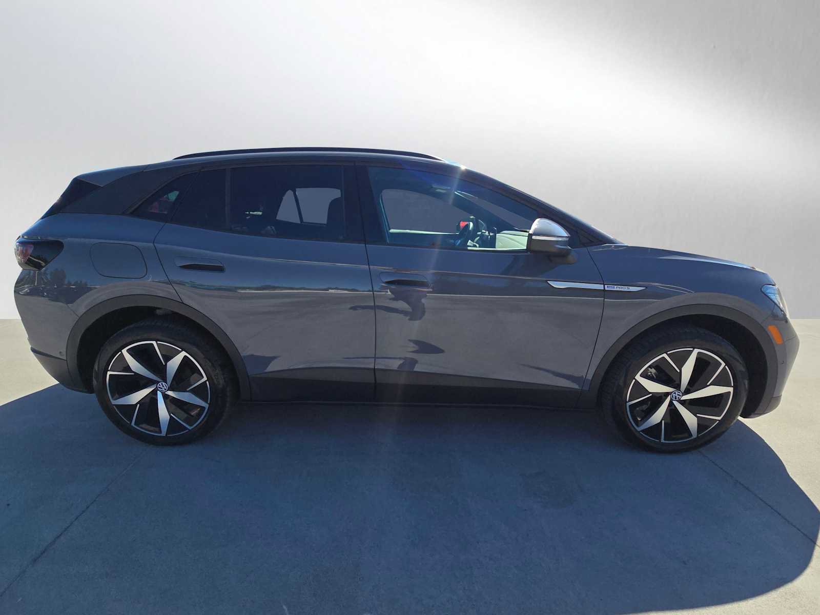 Used 2023 Volkswagen ID.4 Pro S AWD/4WD image 2