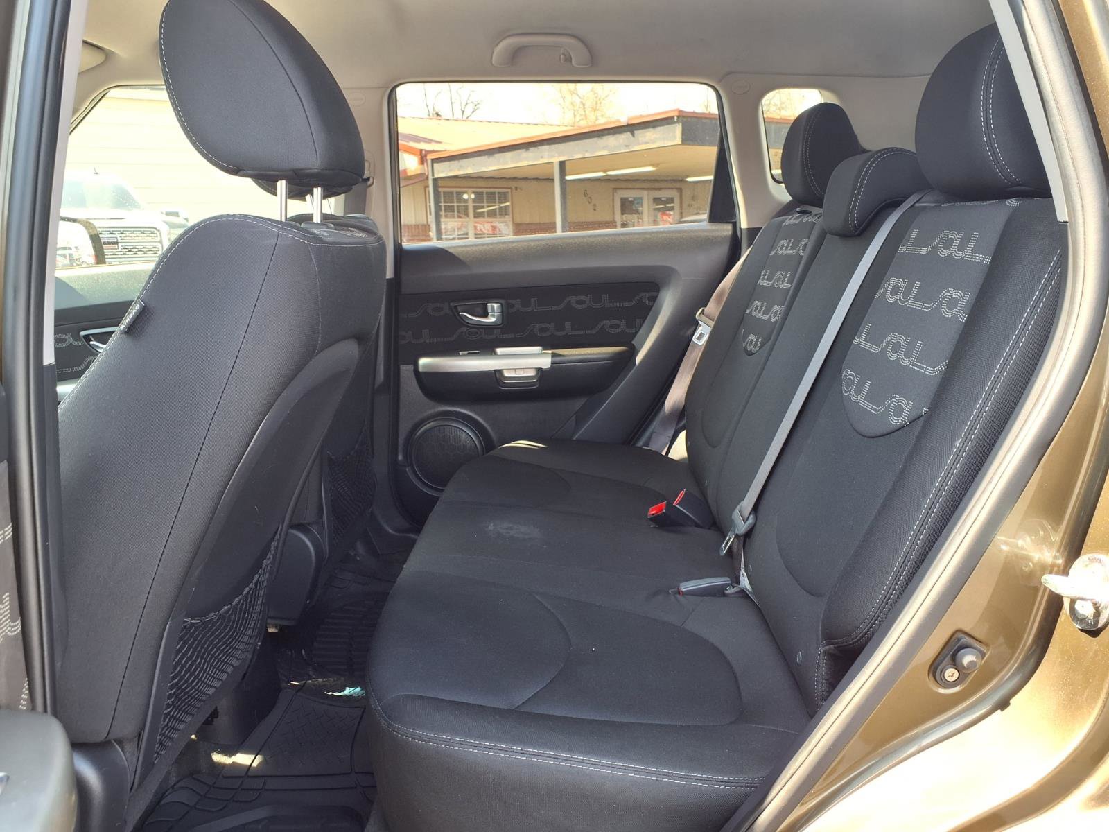 Used 2012 Kia Soul + image 14