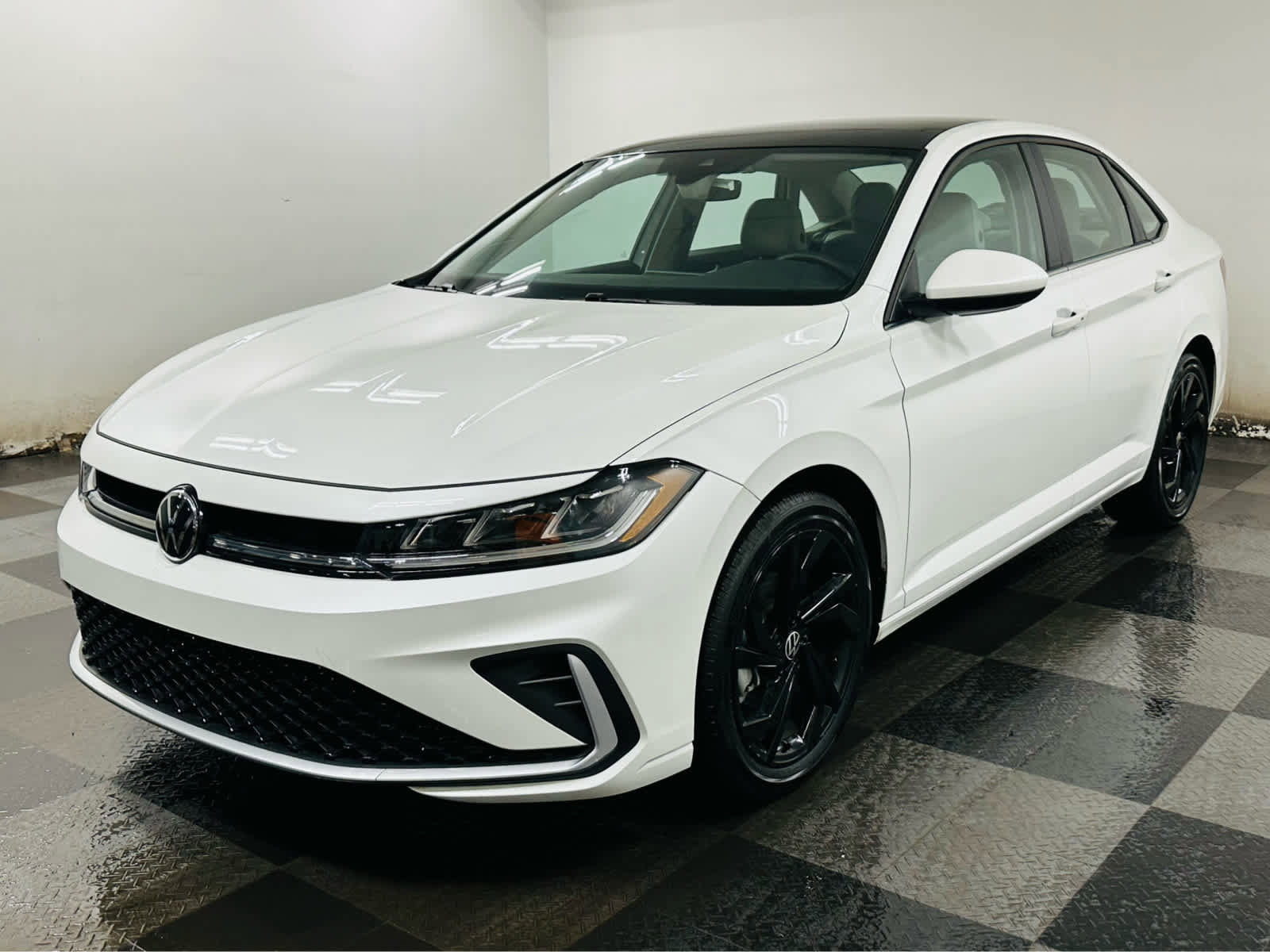 Used 2025 Volkswagen Jetta SE w/ Sunroof Package