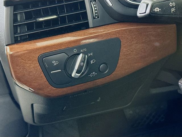 Used 2023 Audi A4 2.0T Premium w/ Convenience Package image 10