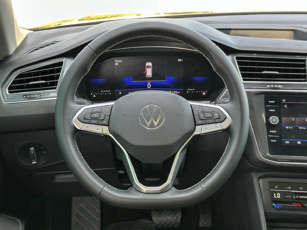 Used 2023 Volkswagen Tiguan SE FWD image 28