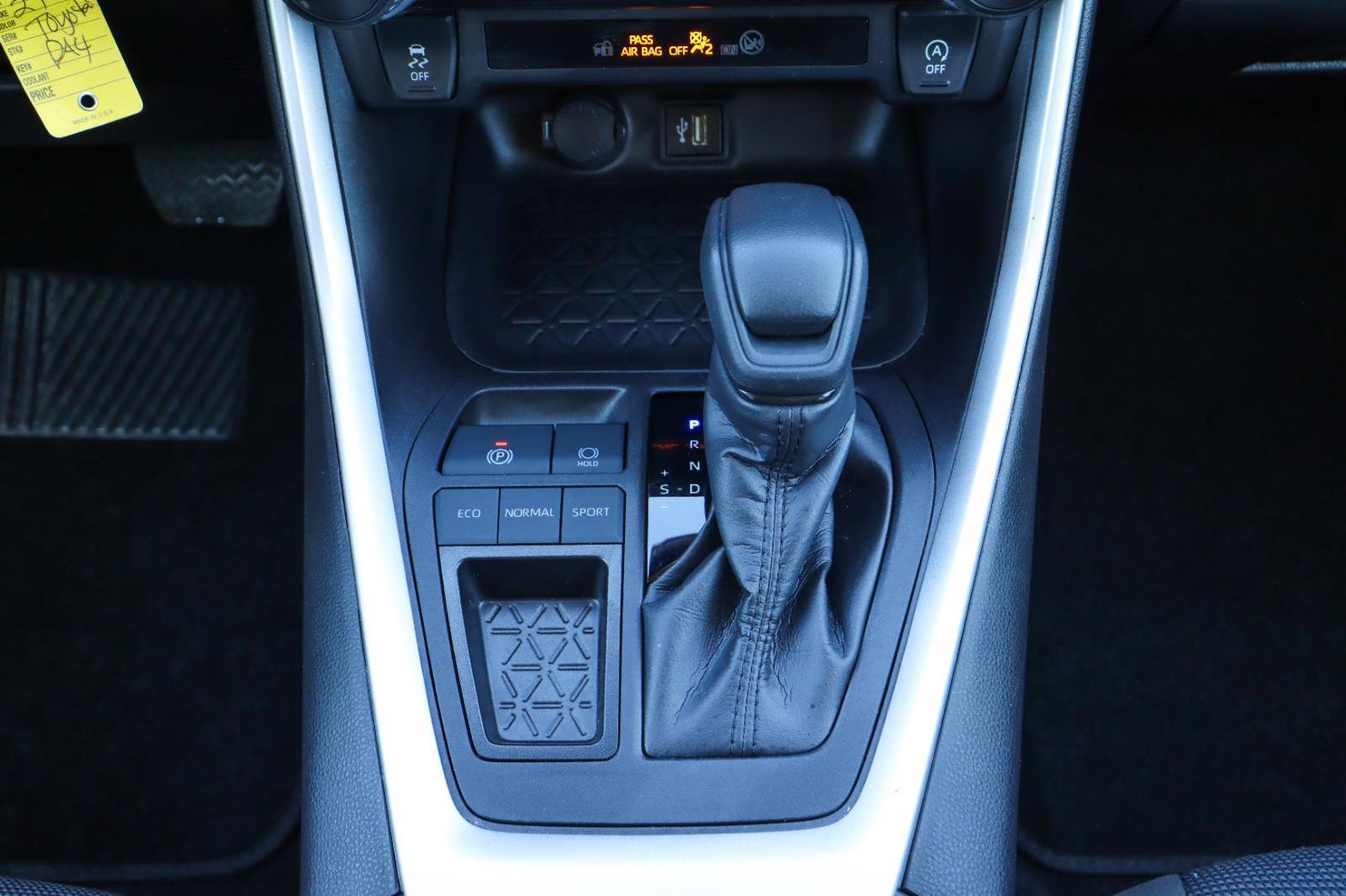 Used 2024 Toyota RAV4 LE image 27