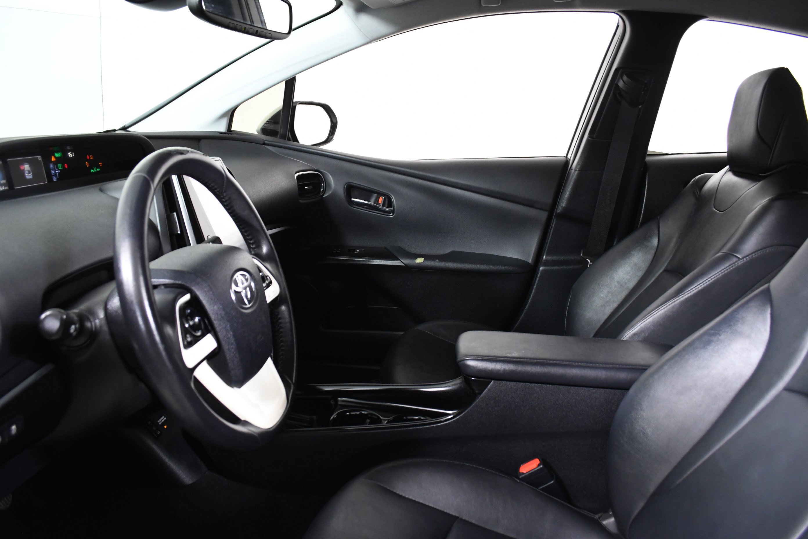 Used 2017 Toyota Prius Prime Advanced image 19