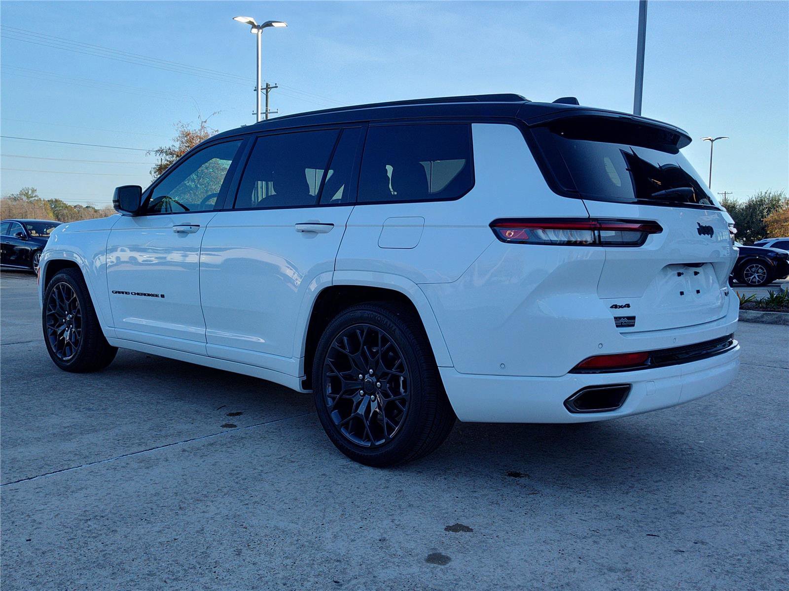 Used 2024 Jeep Grand Cherokee L Summit w/ High Altitude Package image 4