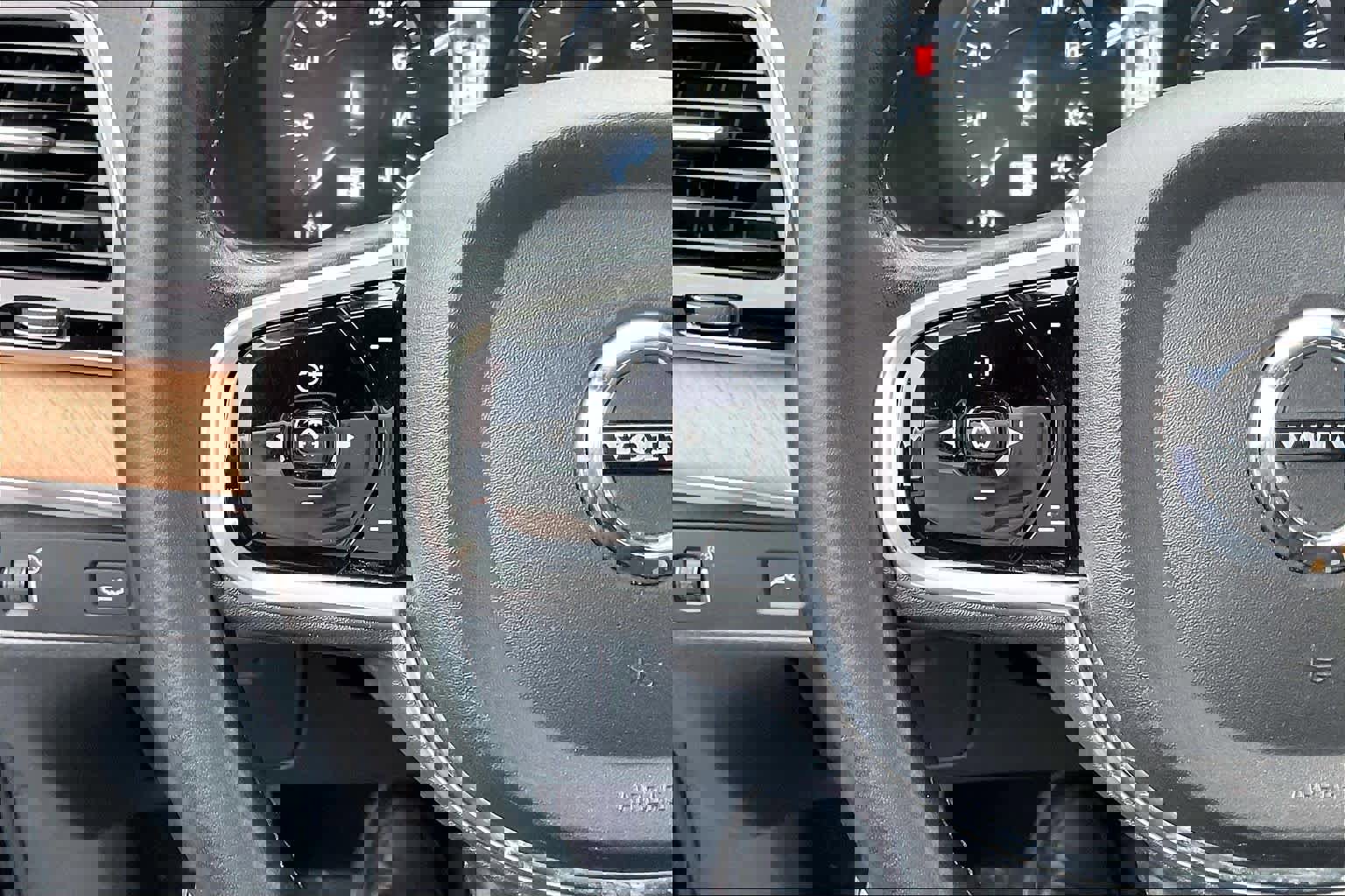 Used 2017 Volvo XC90 T6 Inscription w/ Vision Package image 21