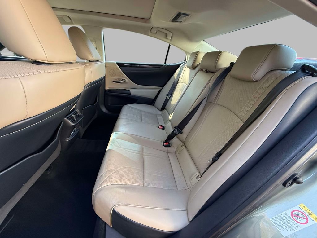 Used 2019 Lexus ES 350 350 Luxury w/ Accessory Package image 19