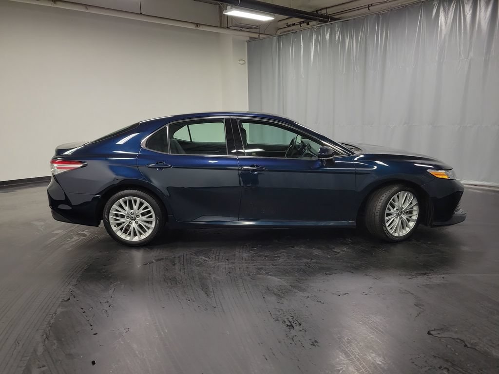 Used 2018 Toyota Camry XLE FWD image 9