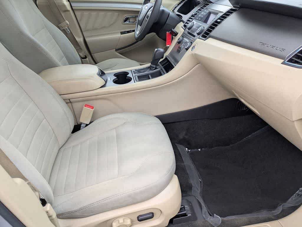 Used 2017 Ford Taurus SE FWD image 20