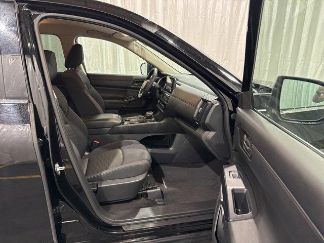 Certified 2024 Nissan Pathfinder S image 16