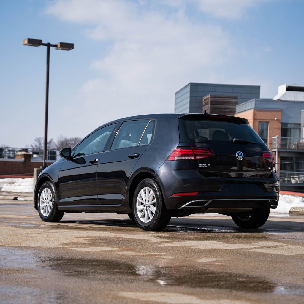 Used 2018 Volkswagen Golf S image 5