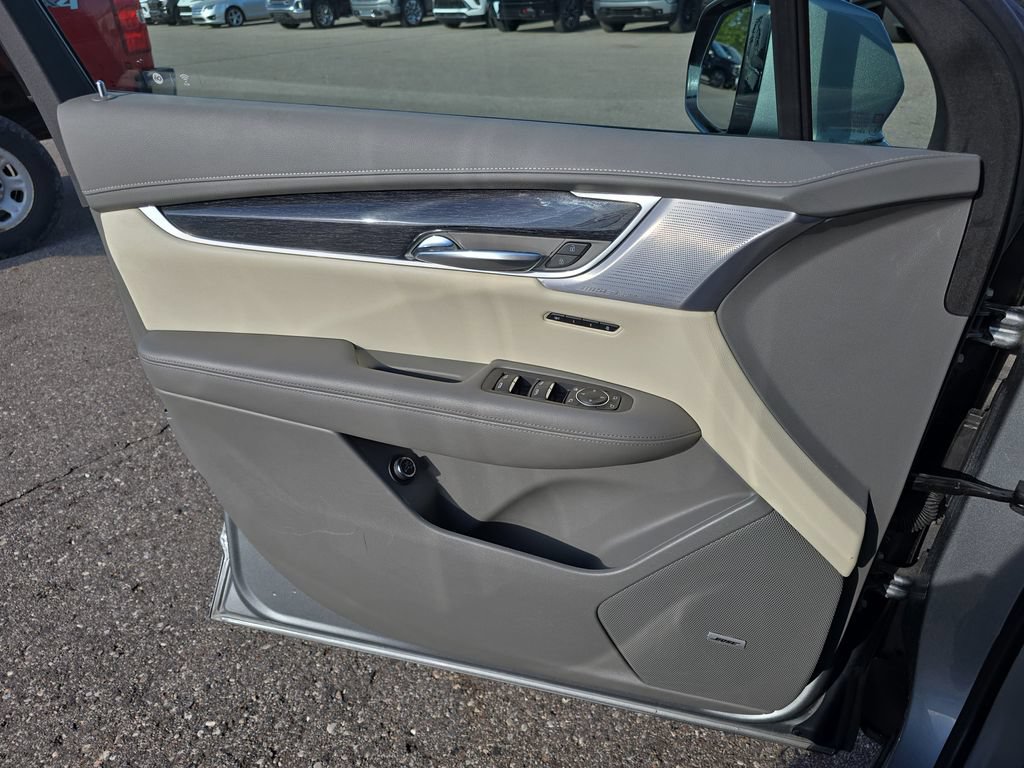 Certified 2024 Cadillac XT6 Premium Luxury w/ LPO, Floor Liner Package AWD/4WD image 29