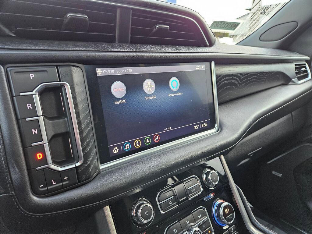 Used 2021 GMC Yukon Denali w/ Denali Premium Package image 34