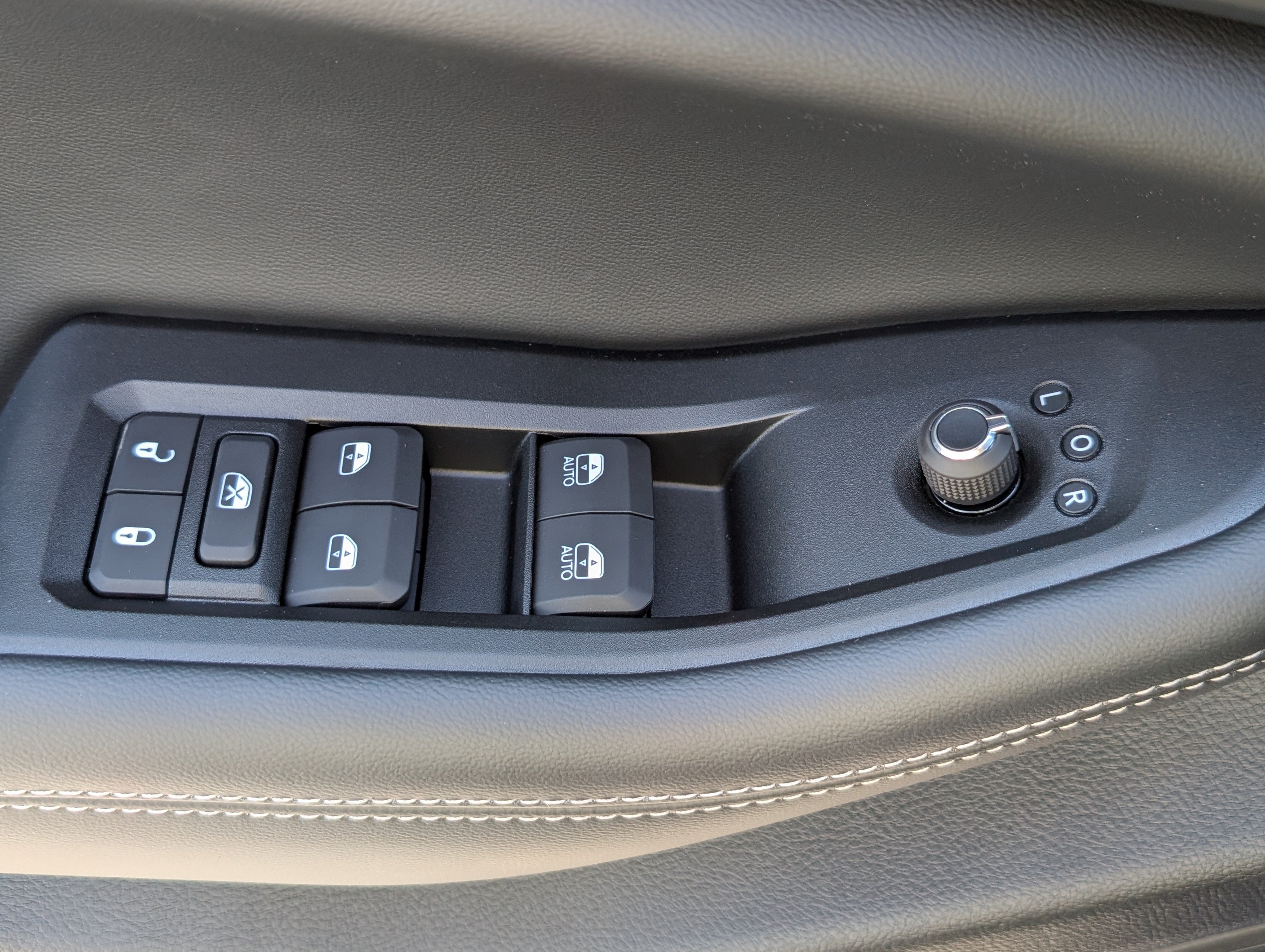 New 2025 Jeep Grand Cherokee Altitude AWD/4WD image 18