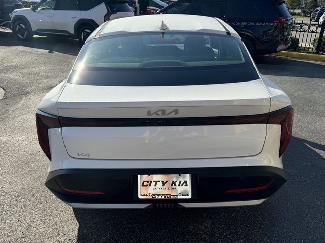 New 2025 Kia K4 LX image 4