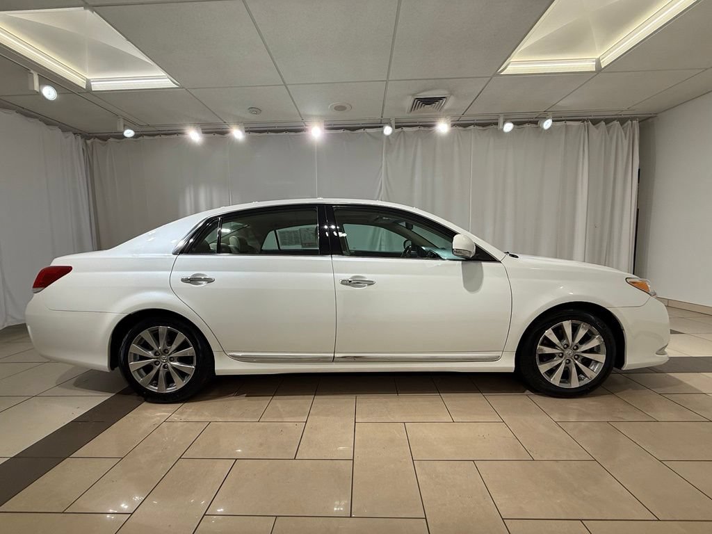 Used 2012 Toyota Avalon Limited FWD image 6