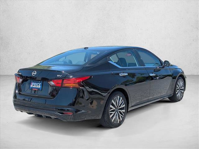 Used 2024 Nissan Altima 2.5 SV FWD image 5
