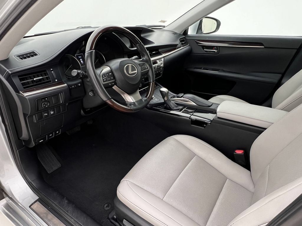 Used 2016 Lexus ES 350 w/ Navigation System Package FWD image 13