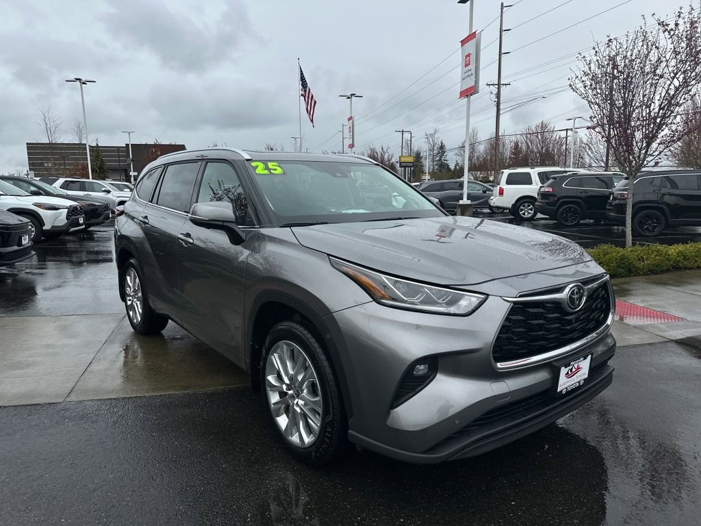 Certified 2025 Toyota Highlander Limited image 7