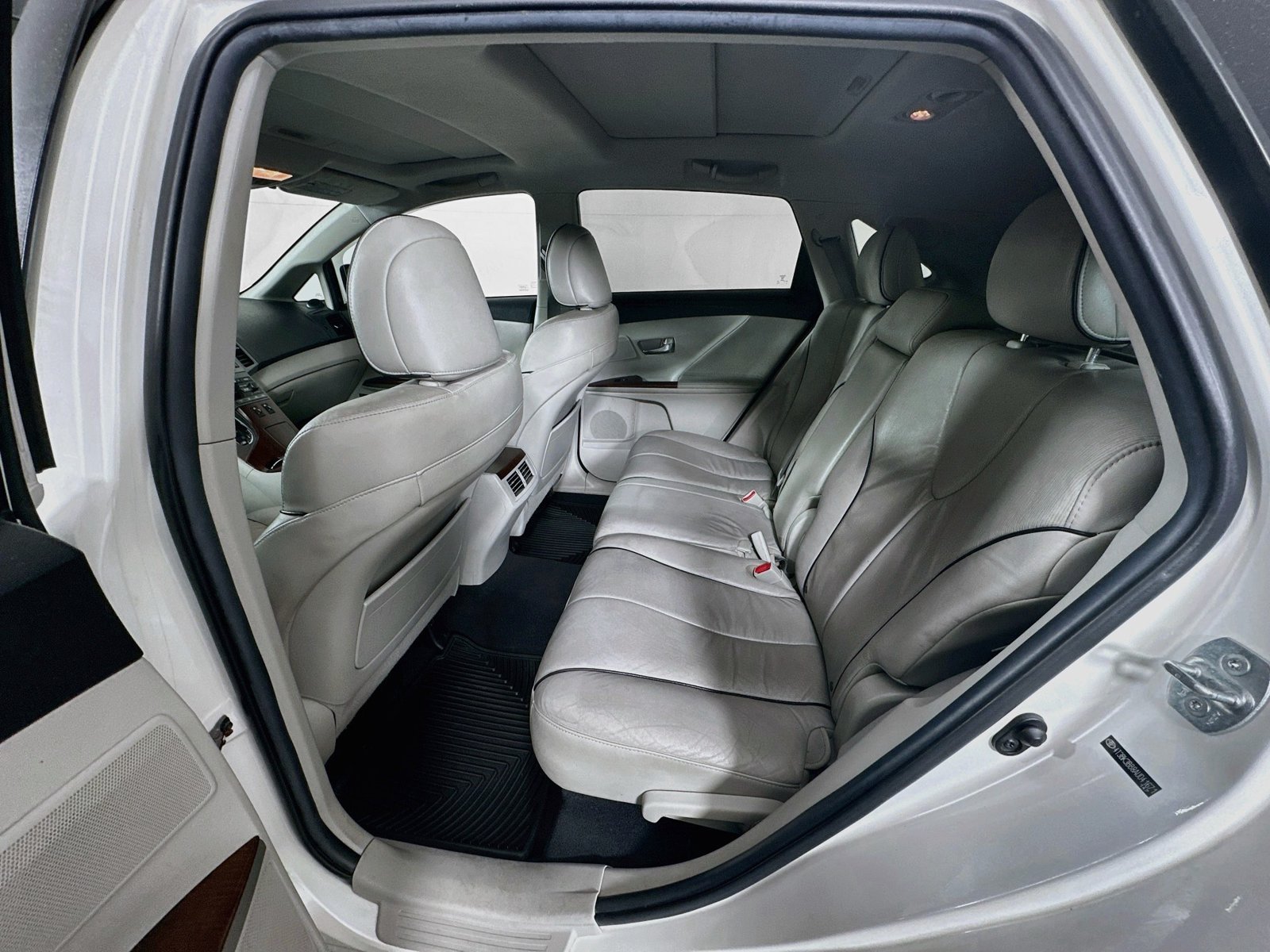 Used 2010 Toyota Venza AWD image 26