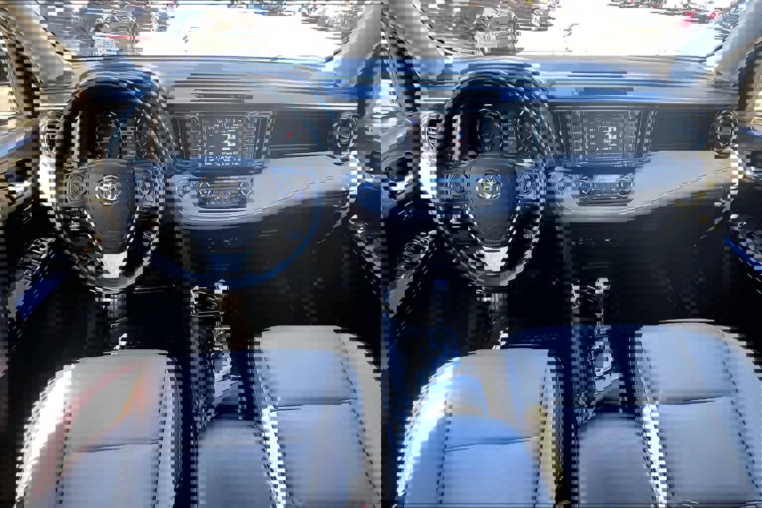 Used 2018 Toyota RAV4 Limited w/ Advanced Technology Package image 15