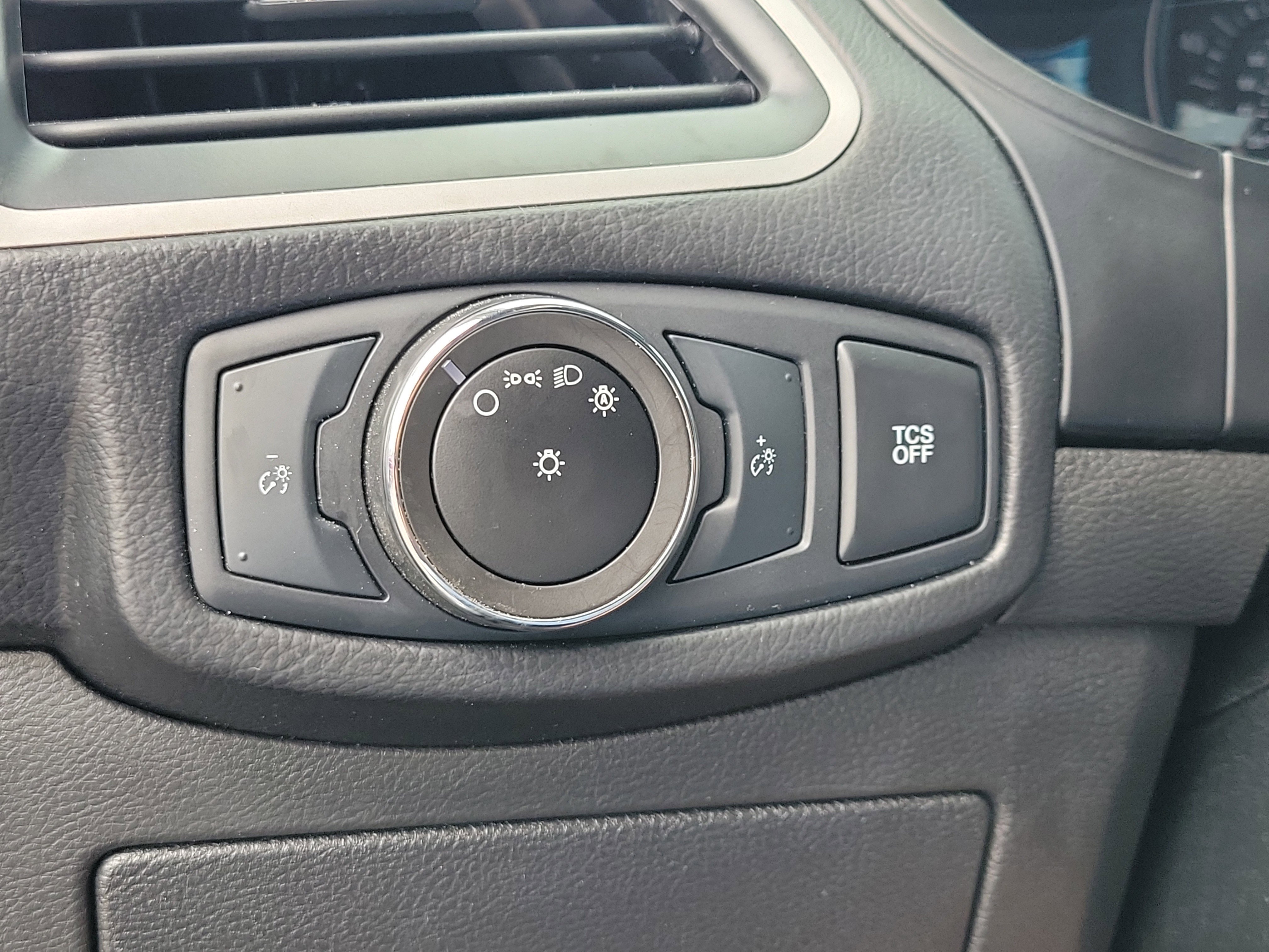 Used 2023 Ford Edge SEL image 31