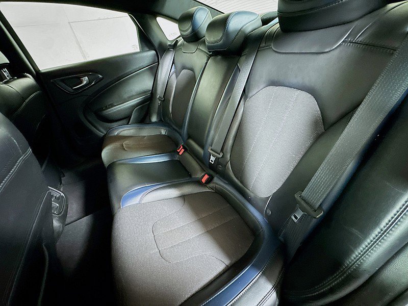 Used 2016 Chrysler 200 S w/ Comfort Group image 23