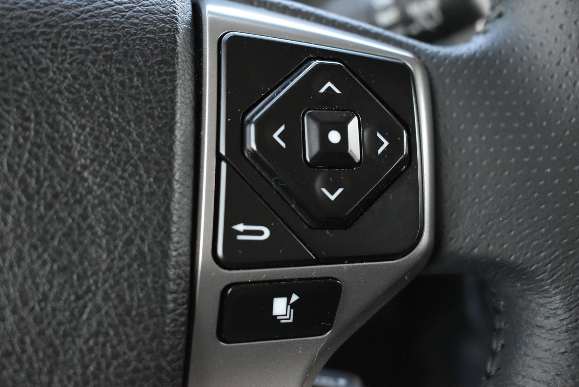 Used 2022 Toyota 4Runner Limited AWD/4WD image 20