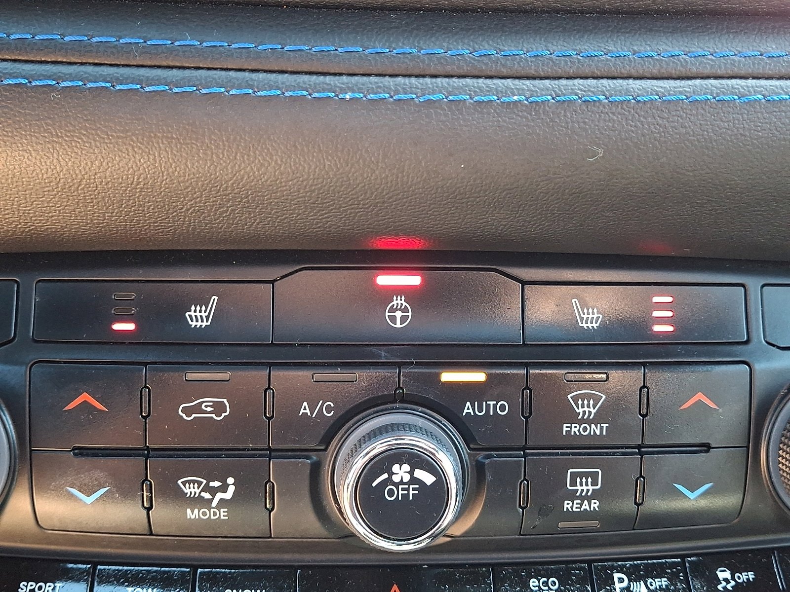 Used 2022 Dodge Durango R/T w/ Tow 'N Go Package AWD/4WD image 25