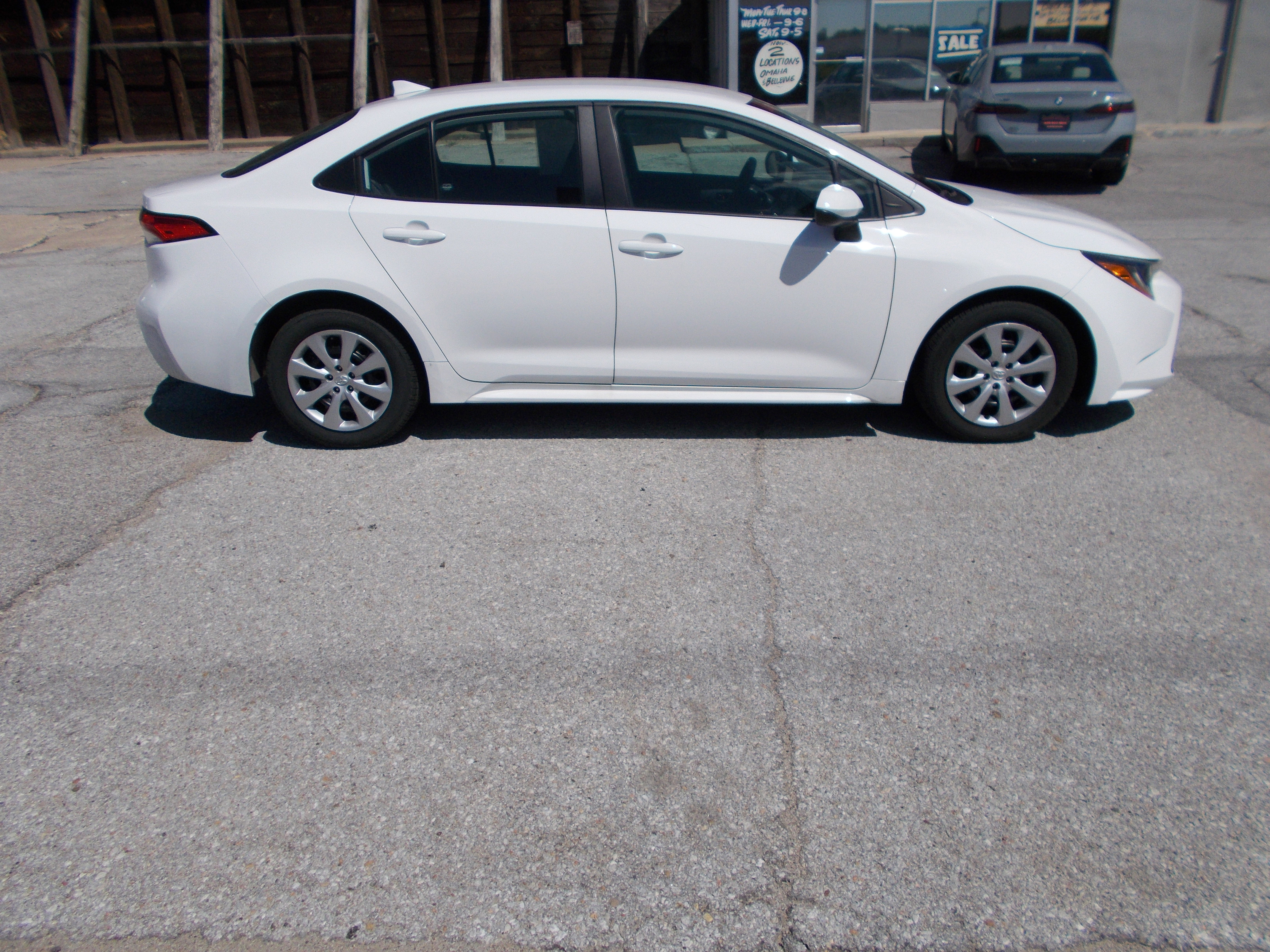 Used 2024 Toyota Corolla LE FWD image 4