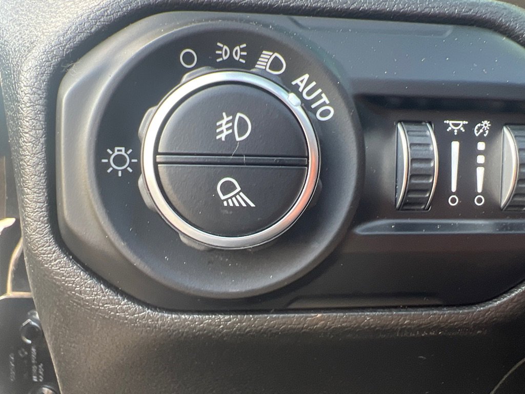 Used 2021 Jeep Gladiator Overland image 20