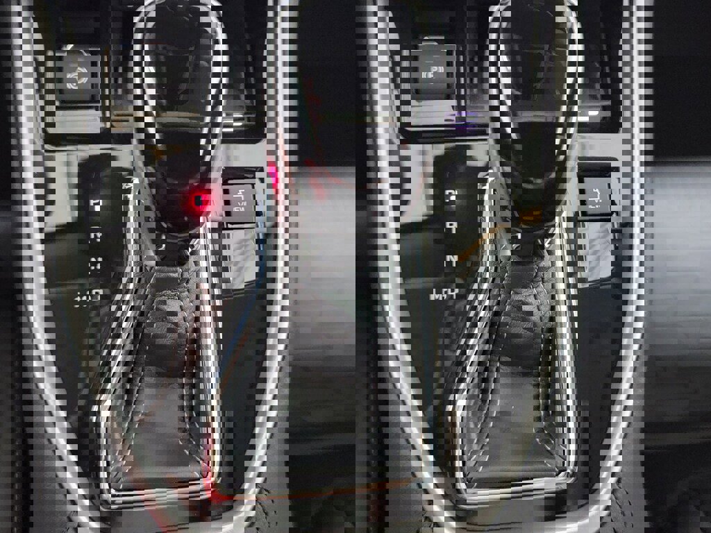 Used 2025 Subaru Outback Touring w/ Tech Package 3 image 17