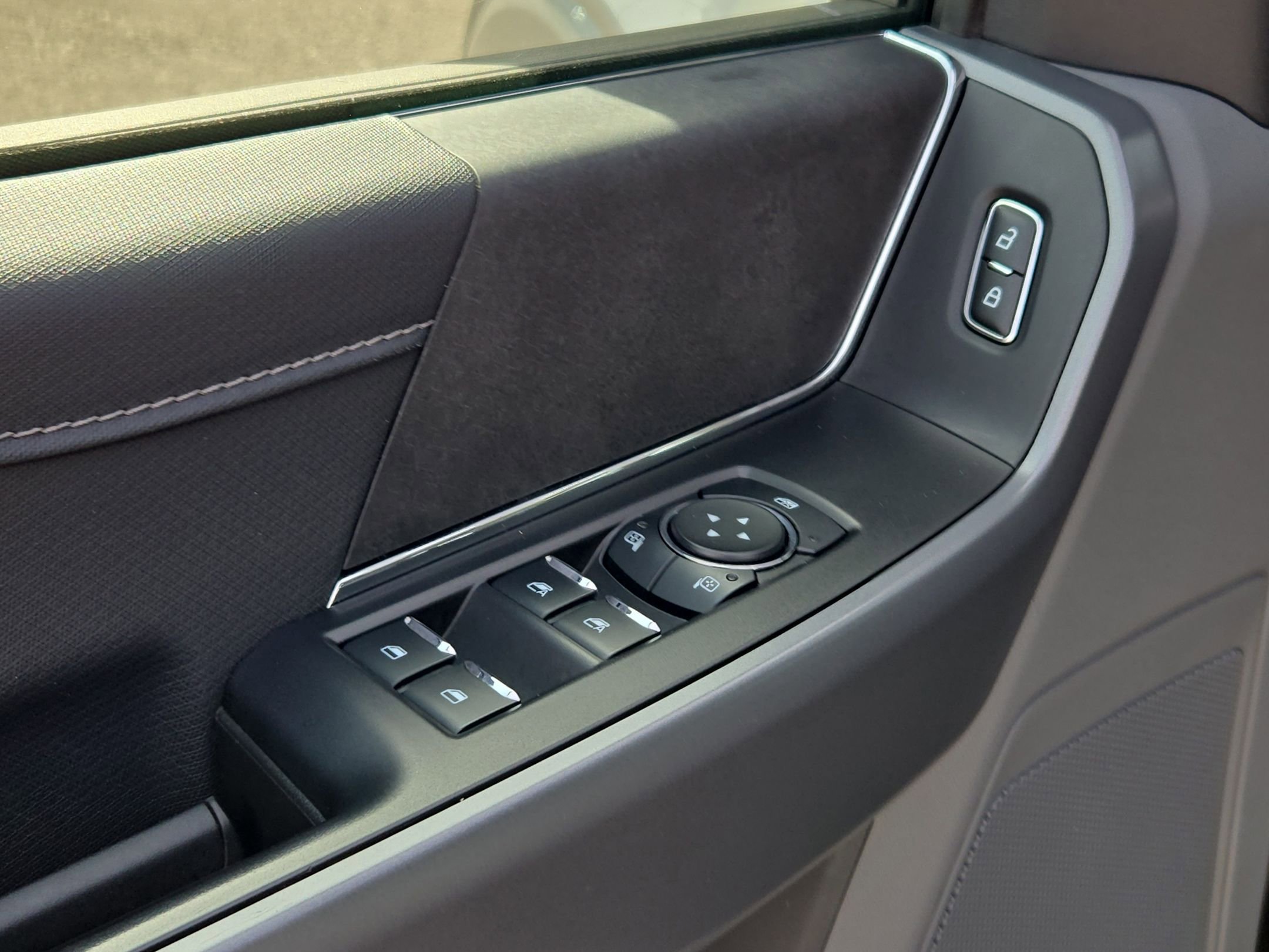 Used 2025 Ford F150 XLT w/ Equipment Group 301A Standard image 12