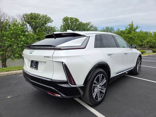 Used 2024 Cadillac Lyriq Luxury AWD/4WD image 7