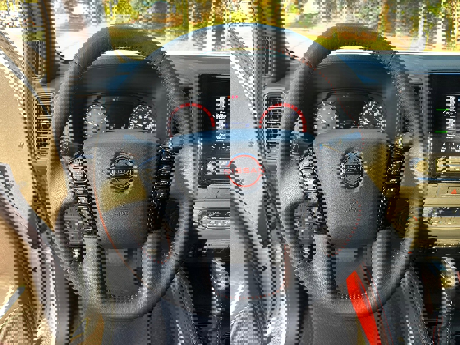 Used 2022 Nissan Frontier Pro-X image 23