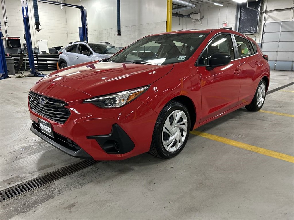 Certified 2025 Subaru Impreza 2.0i image 4