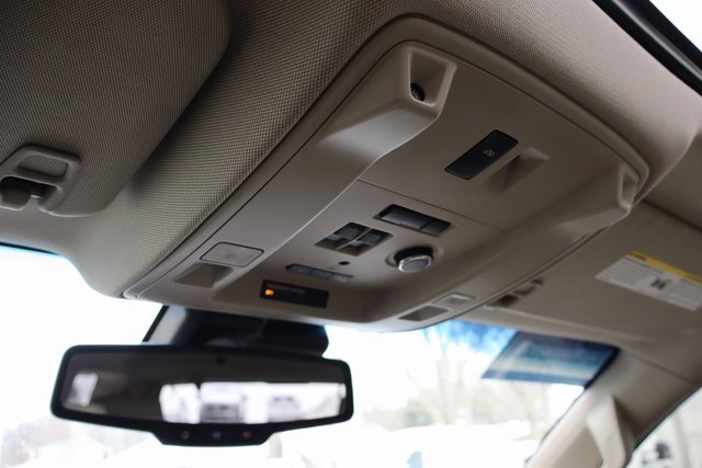 Used 2019 GMC Yukon Denali w/ Denali Ultimate Package image 34