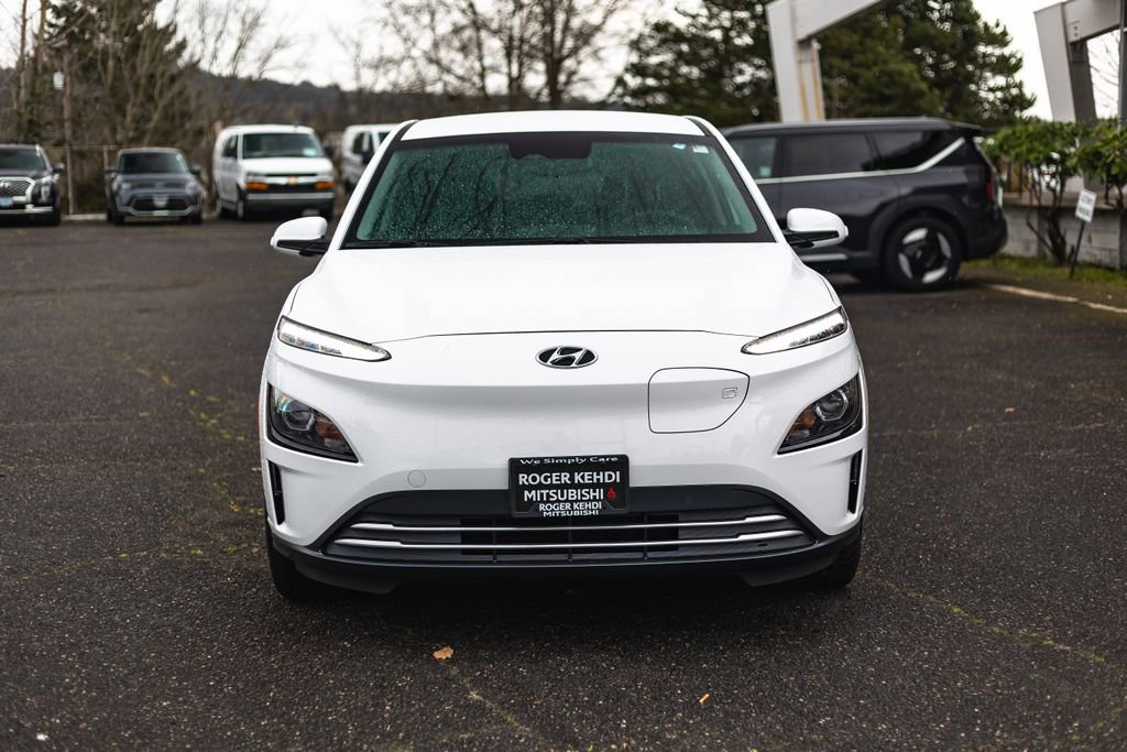 Used 2023 Hyundai Kona SE w/ Cargo Package image 7
