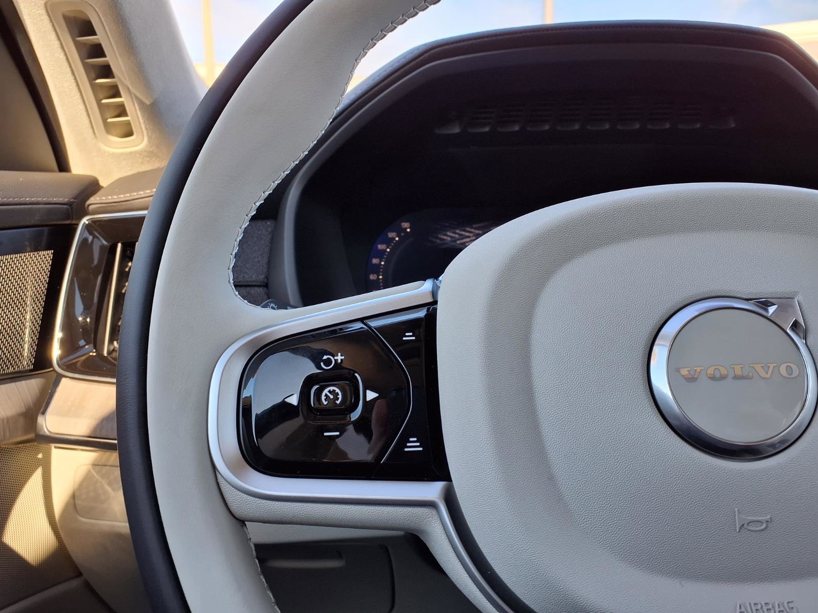 New 2026 Volvo XC90 T8 Ultra w/ Lounge Package image 17