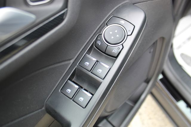 Used 2025 Ford Escape ST-Line image 9