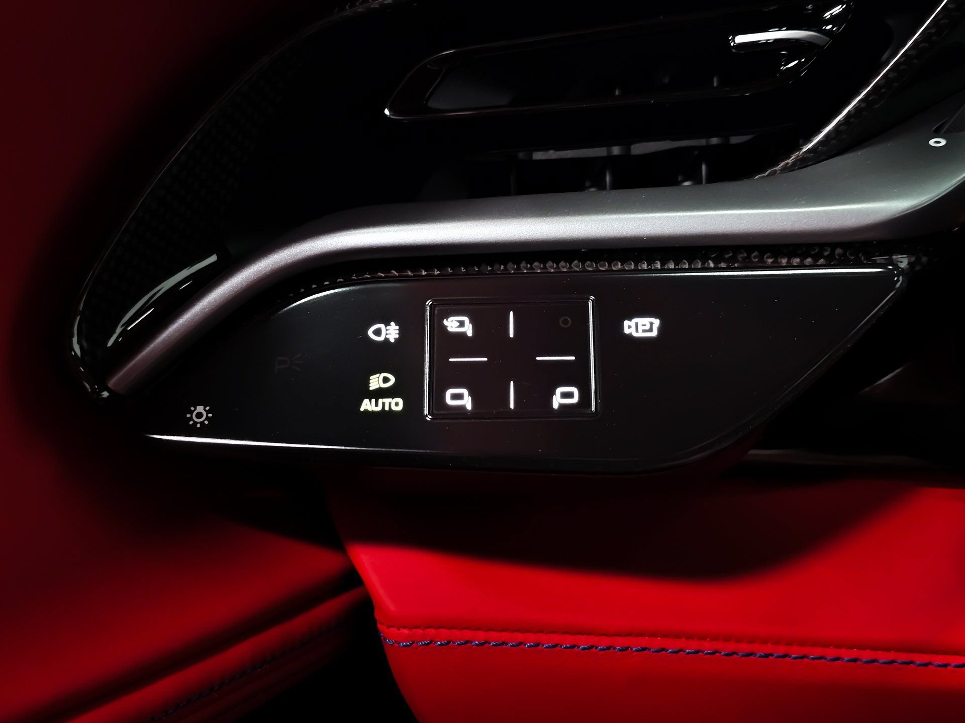 Used 2021 Ferrari SF90 Stradale AWD/4WD image 25
