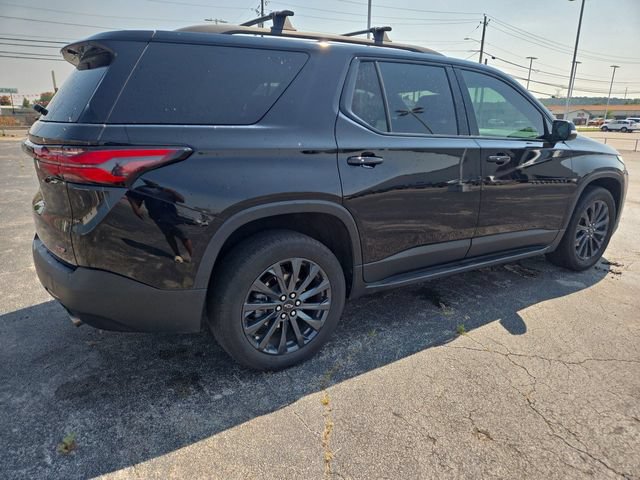 Used 2022 Chevrolet Traverse RS w/ LPO, 'HIT The Road' Package FWD image 8