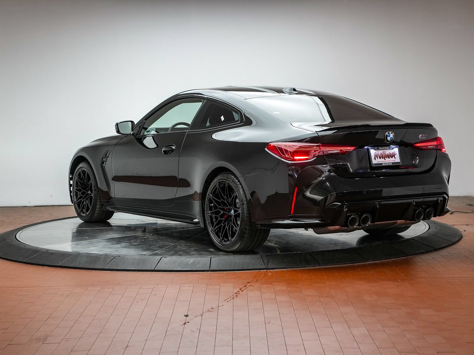 Used 2026 BMW M4 Competition w/ Executive Package RWD image 2